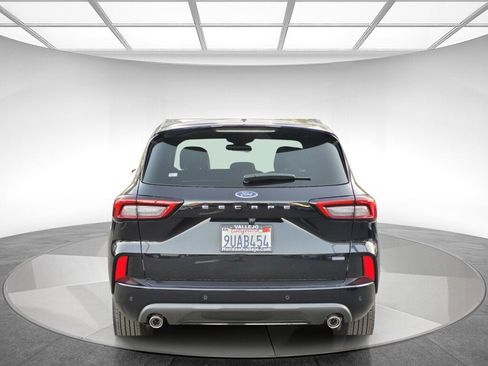 Used 2024 Ford Escape ST-Line w/ Equipment Group 301A image 4