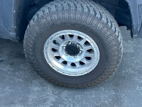 Used 2025 Toyota Tacoma SR5 image 7