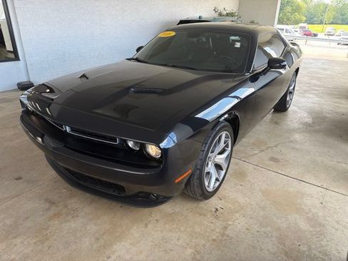 Used 2016 Dodge Challenger SXT Plus RWD image 1