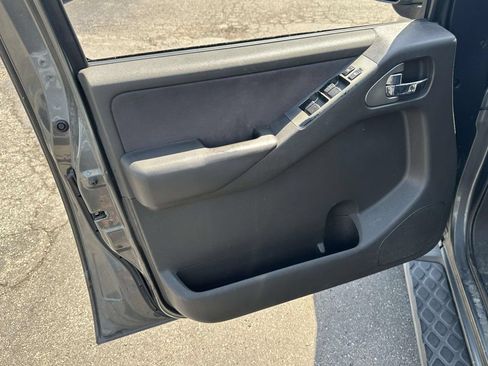 Used 2006 Nissan Pathfinder SE w/ (S01) Side Air Bags Pkg AWD/4WD image 16