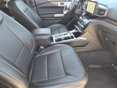 Used 2022 Ford Explorer Limited w/ Equipment Group 301A image 14