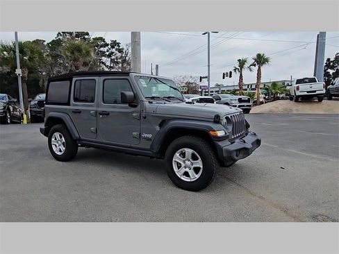 Used 2018 Jeep Wrangler Unlimited Sport S image 37