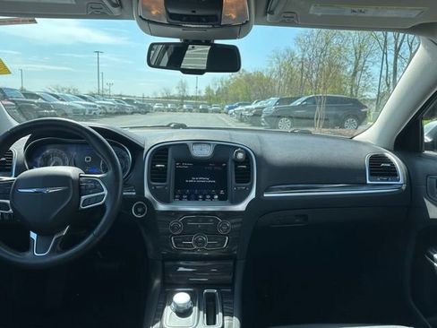 Used 2020 Chrysler 300 Touring w/ Driver Convenience Group image 27
