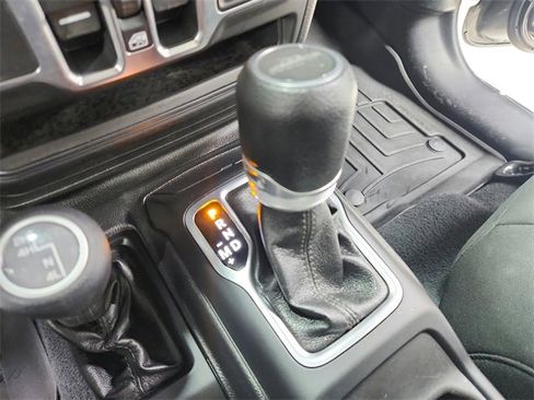 Used 2020 Jeep Gladiator Sport w/ Quick Order Package 24S image 24