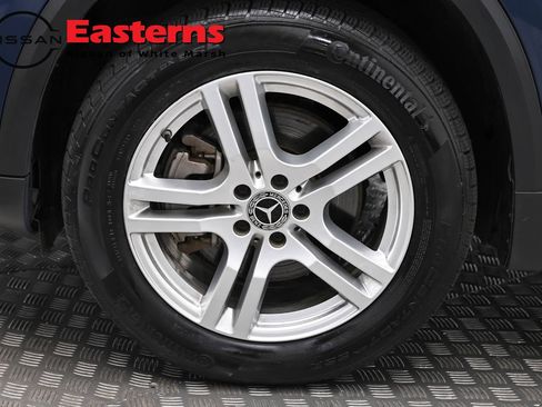 Used 2023 Mercedes-Benz GLA 250 4MATIC w/ Premium Package image 32