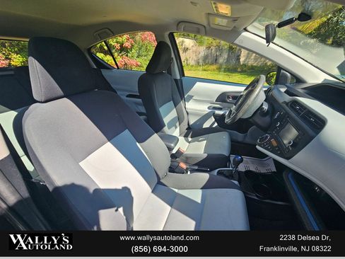 Used 2012 Toyota Prius C One image 19
