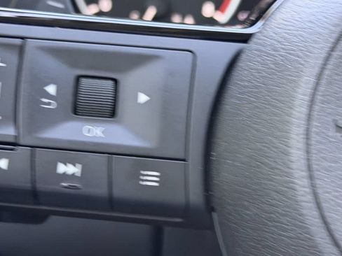 Used 2022 Nissan Rogue SL AWD/4WD image 28