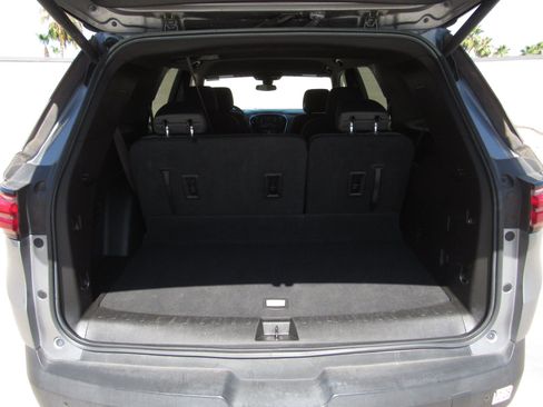 Used 2023 Chevrolet Traverse LT AWD/4WD image 12