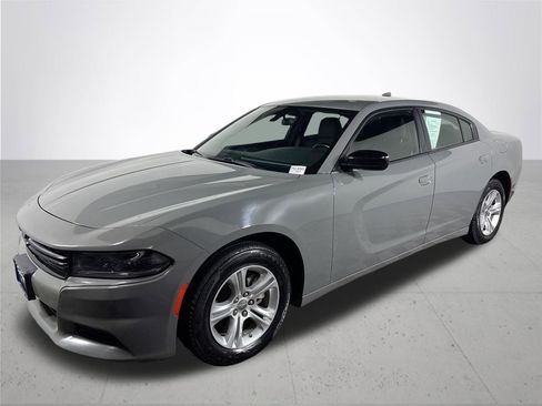 Used 2023 Dodge Charger SXT image 2