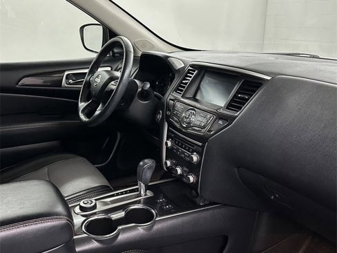 Used 2020 Nissan Pathfinder SL image 44