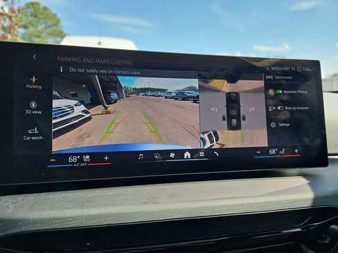 Certified 2025 BMW 330i Sedan w/ Premium Package image 26