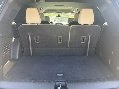 Certified 2023 Chevrolet Traverse LT w/ LT Premium Package FWD image 20