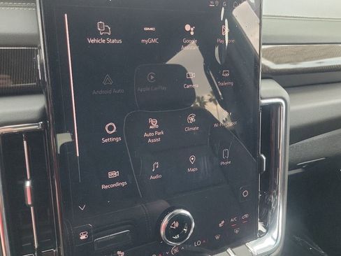 New 2026 GMC Yukon Elevation w/ LPO, Elevation Black Package RWD image 17