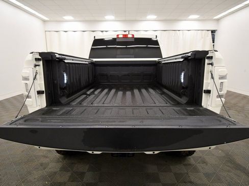 Used 2024 RAM 2500 Limited image 8