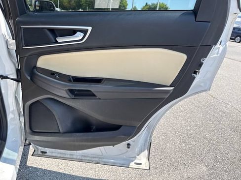 Used 2018 Ford Edge SEL w/ Equipment Group 201A FWD image 10