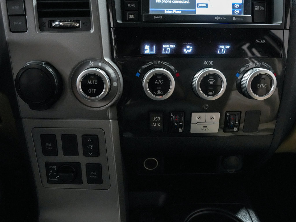 Used 2017 Toyota Sequoia Platinum RWD image 17