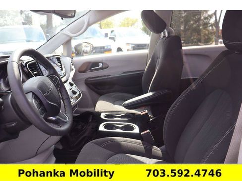 Used 2023 Chrysler Voyager LX FWD image 23