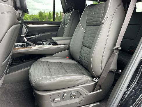 New 2026 Cadillac Escalade Platinum Sport AWD/4WD image 21