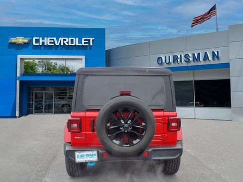 Used 2022 Jeep Wrangler Unlimited Sahara image 4