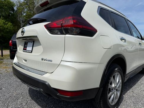 Used 2018 Nissan Rogue SV AWD/4WD image 13