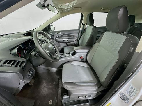 Used 2018 Ford Escape SE image 13