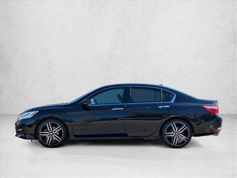 Used 2016 Honda Accord Touring image 9