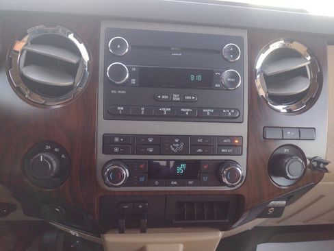 Used 2012 Ford F350 Lariat w/ Lariat Interior Pkg image 15