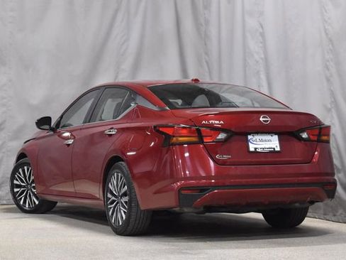 Used 2024 Nissan Altima 2.5 SV image 7