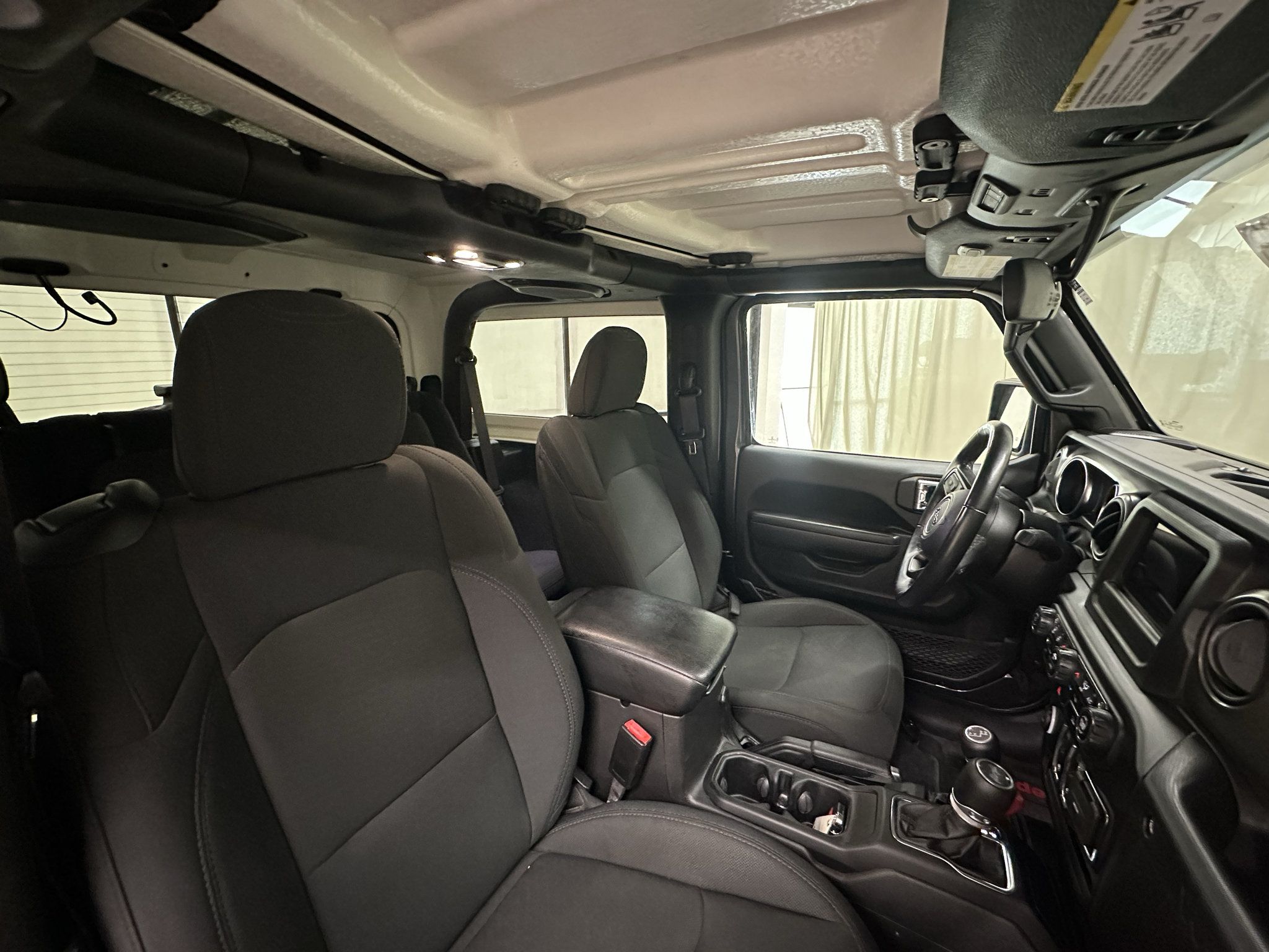Used 2022 Jeep Wrangler Sport AWD/4WD image 18