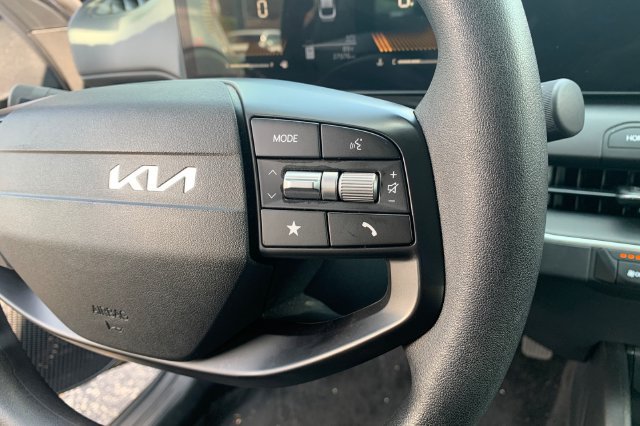 Used 2025 Kia K4 FWD image 26