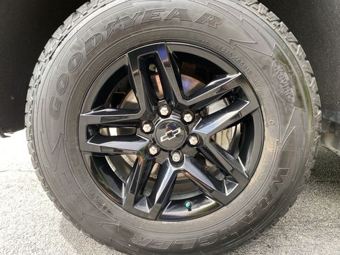 Used 2020 Chevrolet Silverado 1500 LT Trail Boss AWD/4WD image 46