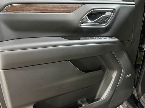 Used 2021 Chevrolet Tahoe High Country w/ Premium Package AWD/4WD image 12