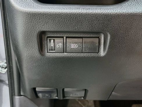 Used 2025 Toyota RAV4 LE AWD/4WD image 10