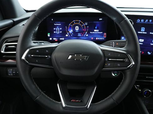 Used 2024 Chevrolet Traverse Z71 image 13