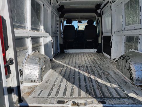 Used 2018 RAM ProMaster 2500 w/ Interior Convenience Group image 32
