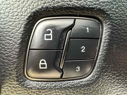 Used 2017 Ford F150 Raptor w/ Equipment Group 802A Luxury AWD/4WD image 27