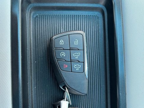 Used 2025 GMC Hummer EV 2X w/ LPO, Dark Essentials Package AWD/4WD image 44