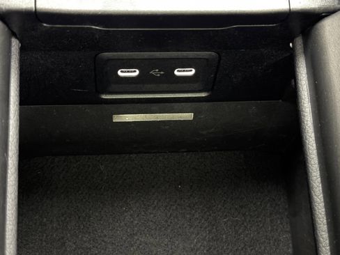 Used 2022 Mercedes-Benz C 300 Sedan w/ Exclusive Trim Package image 36