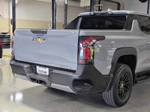 New 2026 Chevrolet Silverado EV LT image 12