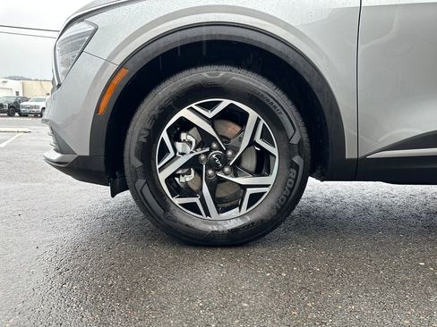 Used 2025 Kia Sportage LX image 16