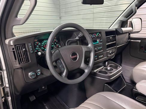 Used 2017 GMC Savana 3500 LS image 19