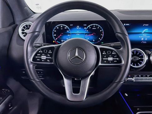 Used 2023 Mercedes-Benz GLA 250 w/ Premium Package image 17