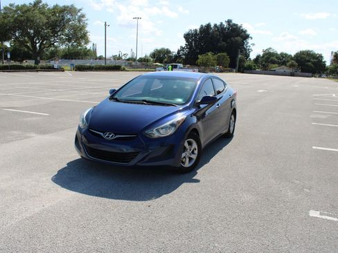 Used 2015 Hyundai Elantra SE FWD image 18