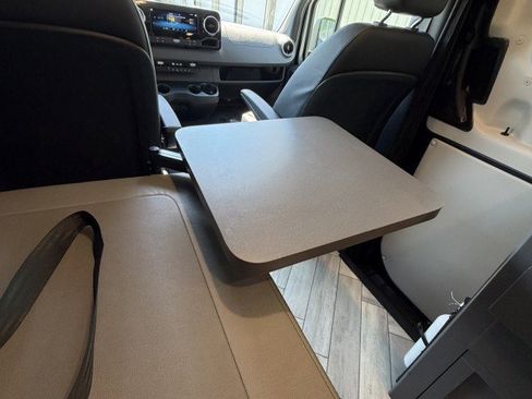 Used 2022 Mercedes-Benz Sprinter 2500 image 61