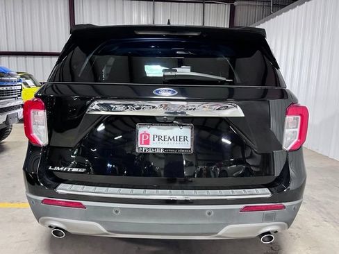 Used 2021 Ford Explorer Limited w/ Equipment Group 301A RWD image 3
