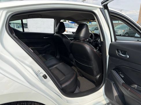 Used 2024 Nissan Altima 2.5 SR FWD image 15