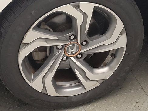 Used 2020 Honda Accord EX image 31