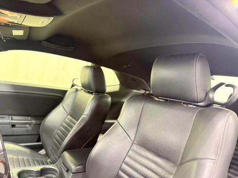 Used 2010 Dodge Challenger R/T RWD image 14