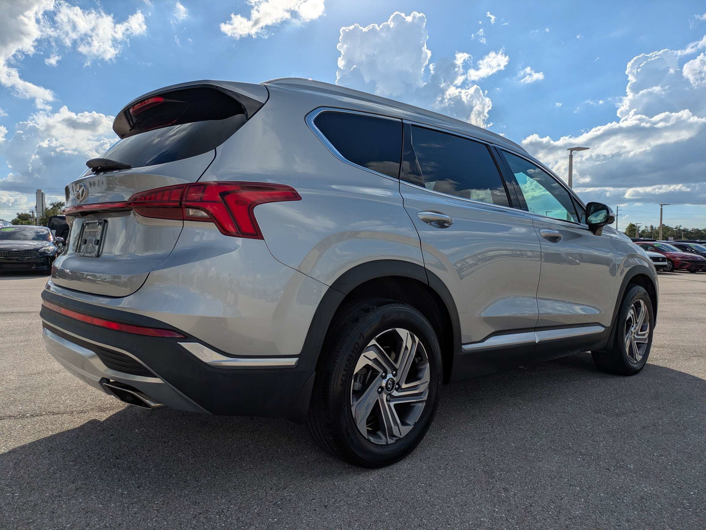 Used 2023 Hyundai Santa Fe SEL w/ Premium Package FWD image 4