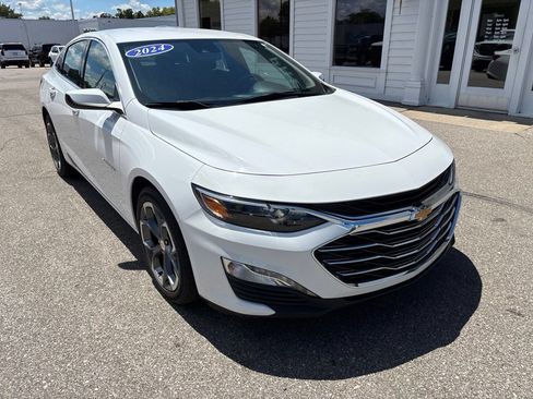 Certified 2024 Chevrolet Malibu LT FWD image 3